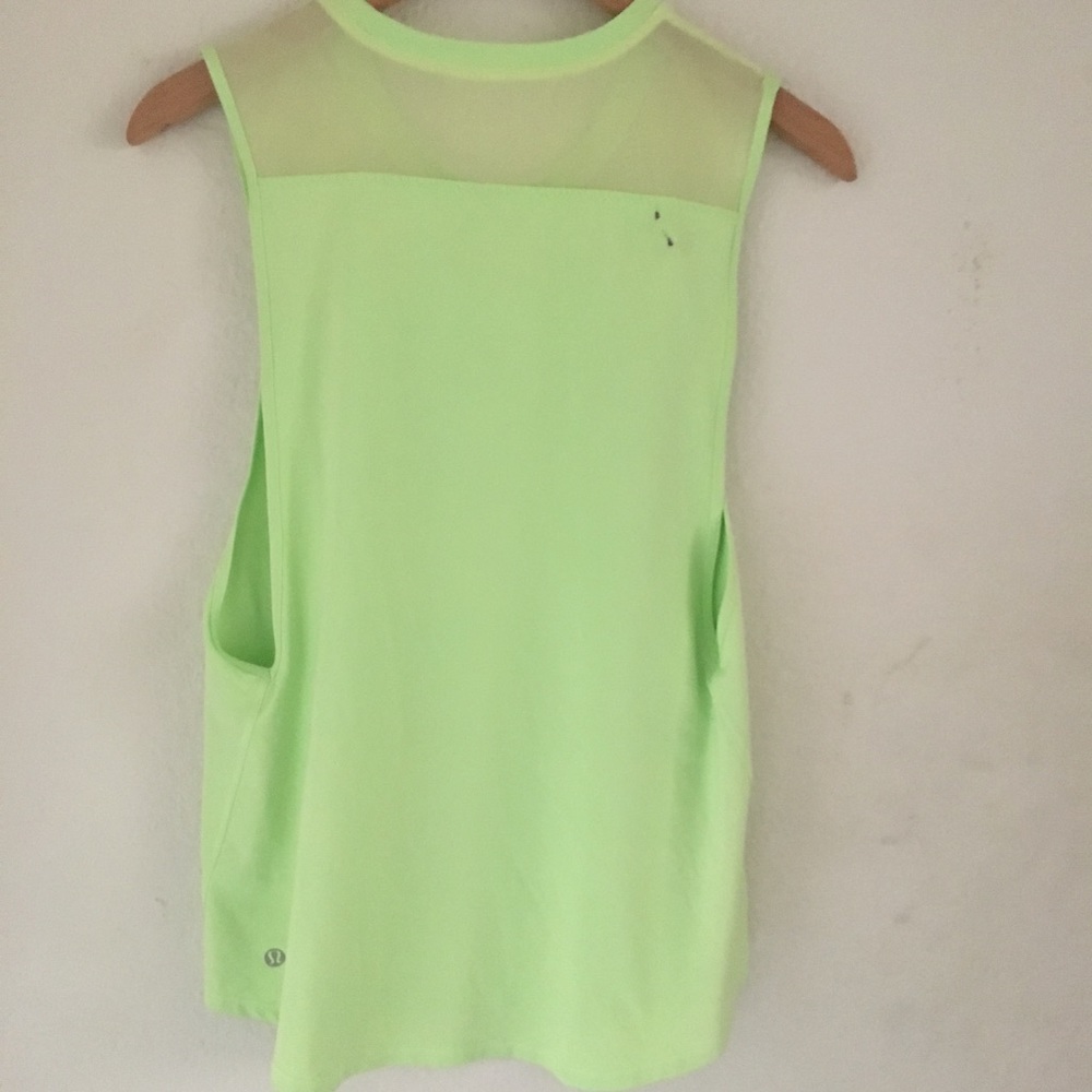 LOVED LULULEMON TOP